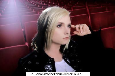 Have fun with Strify - S: Ce film interesant! K: Daaaa!... Pacat ca n-a - >>STRIFY<<