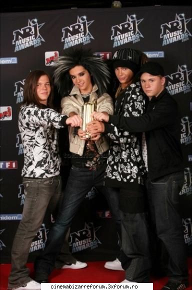 TOKIO HOTEL :X:X:X:X - tokio hotel o mai luat un premiu e o trupa - >>ALTE VEDETE<<