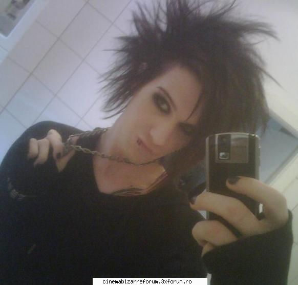 pareri despre yu - e cel mai frumos!!cel mai sexos!!ei si ce dak e - >>YU<<